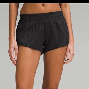 Black lululemon hotty hot short 2.5